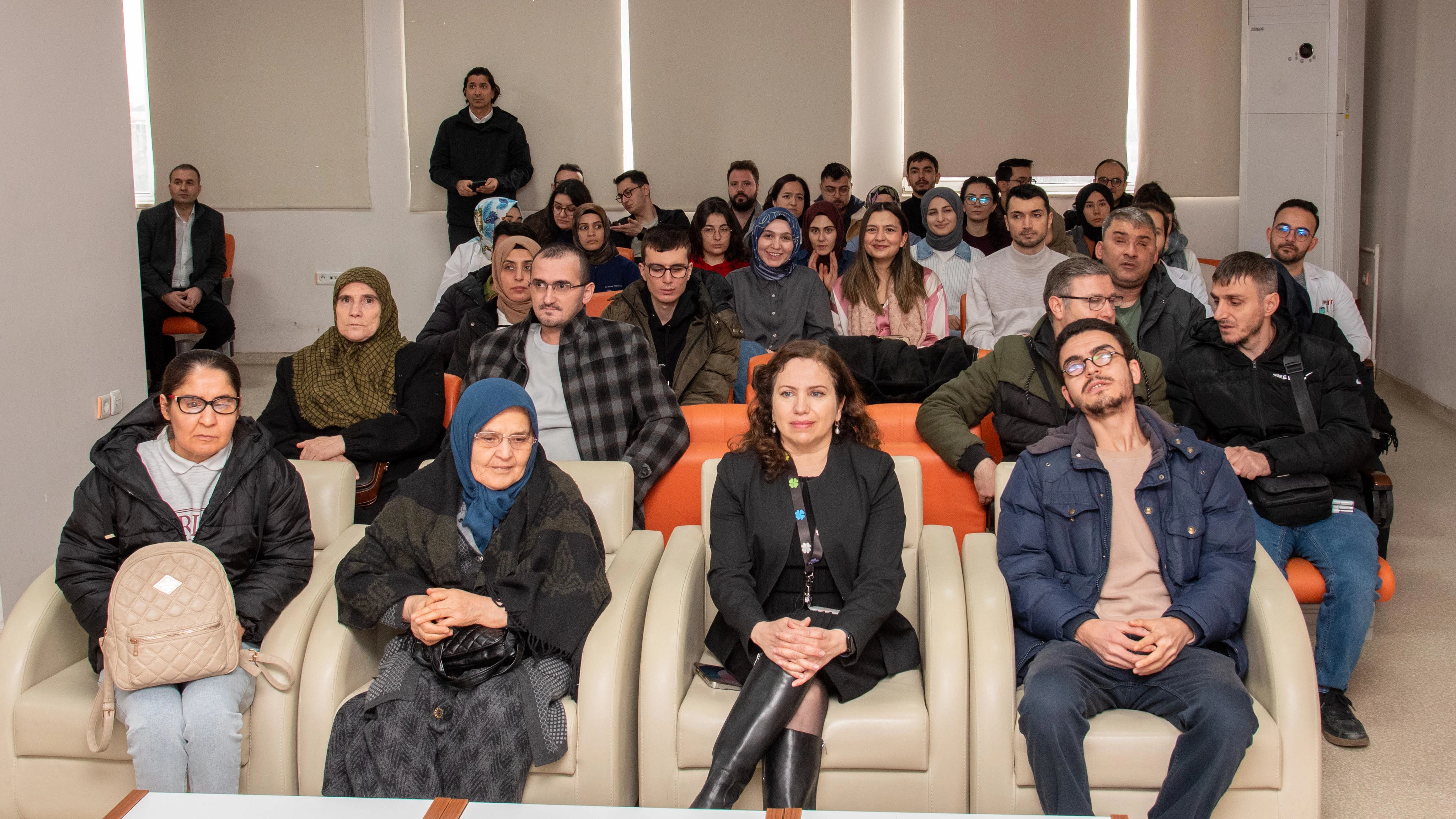 Selçuk Üniversitesinde akıllı baston eğitimi ve teslimi